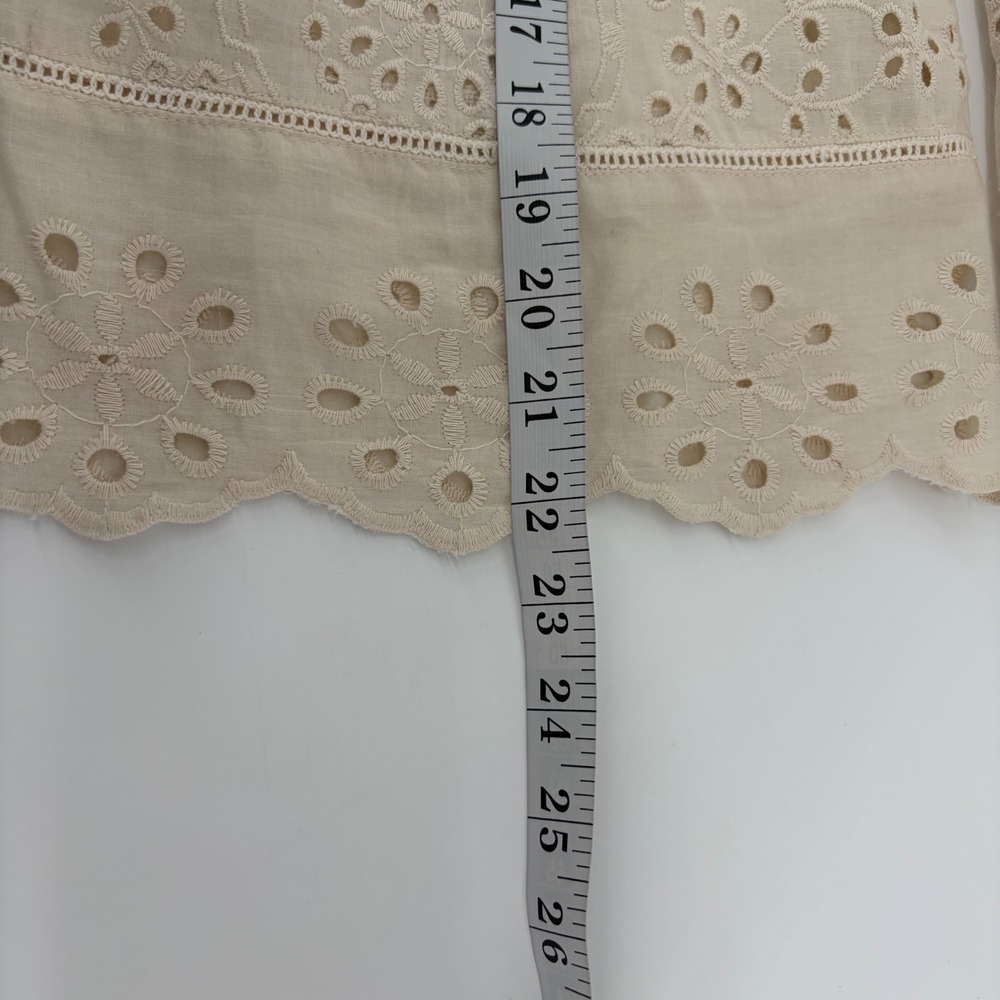 Jennifer & Grace Womens M Cream Cotton Eyelet Blouse Ruffle Neck Back Button Top - Picture 6 of 6